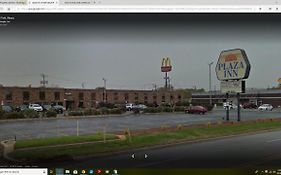 Plaza Inn Motel